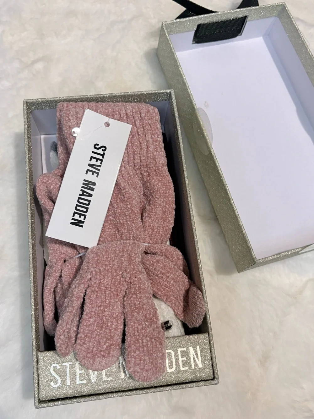 Steve Madden 3pack of Fuzzy Knit touch screen gloves